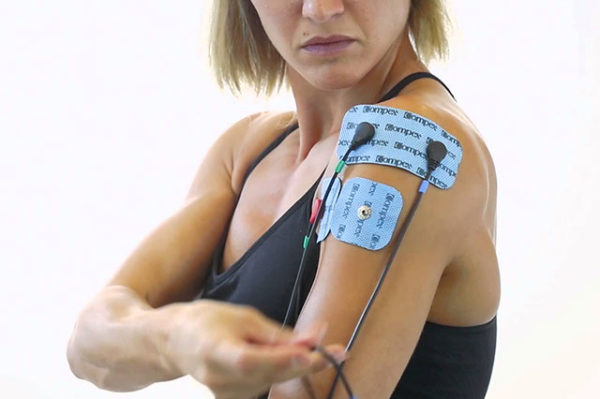 11-elektrostymulatory-ramię-ręka-ból-bracing