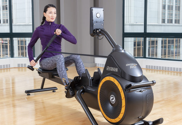 trening cardio na wioslarzu octane ro w stabilnym tempie