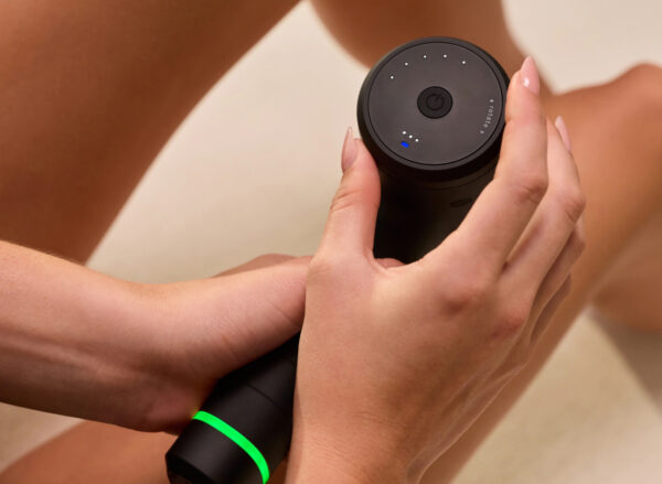 hypervolt-3-pistolet-do-masazu-z-podgrzewana-glowica-3