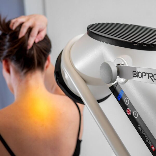 Bioptron 2 – naświetlanie karku